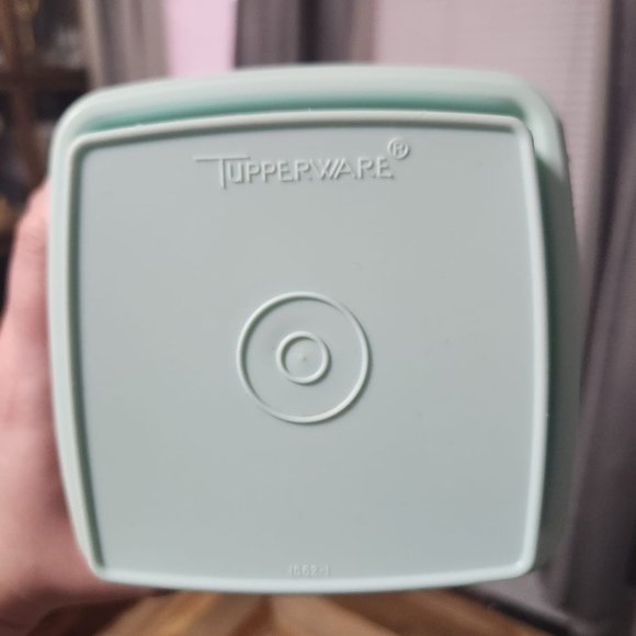 Tupperware 8 1/2 " tall Pick-A-Deli Pickle Keeper Aqua Mint Lid Insert 3 pc - Picture 3 of 7